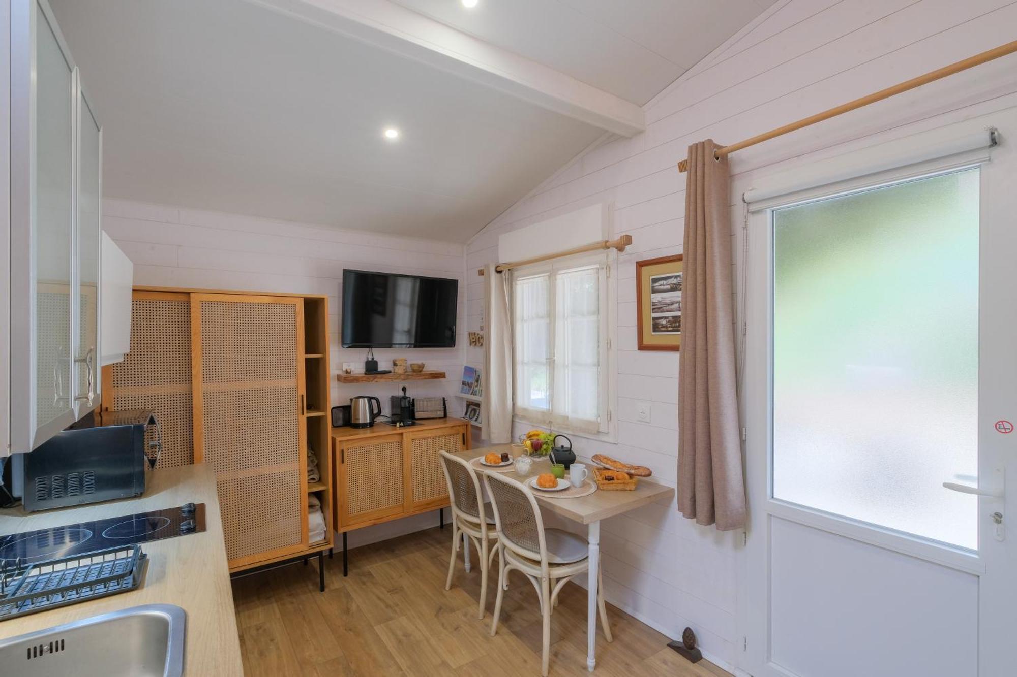 Les Suites D'Alienor, Suite Jasmin Pessac Exterior foto
